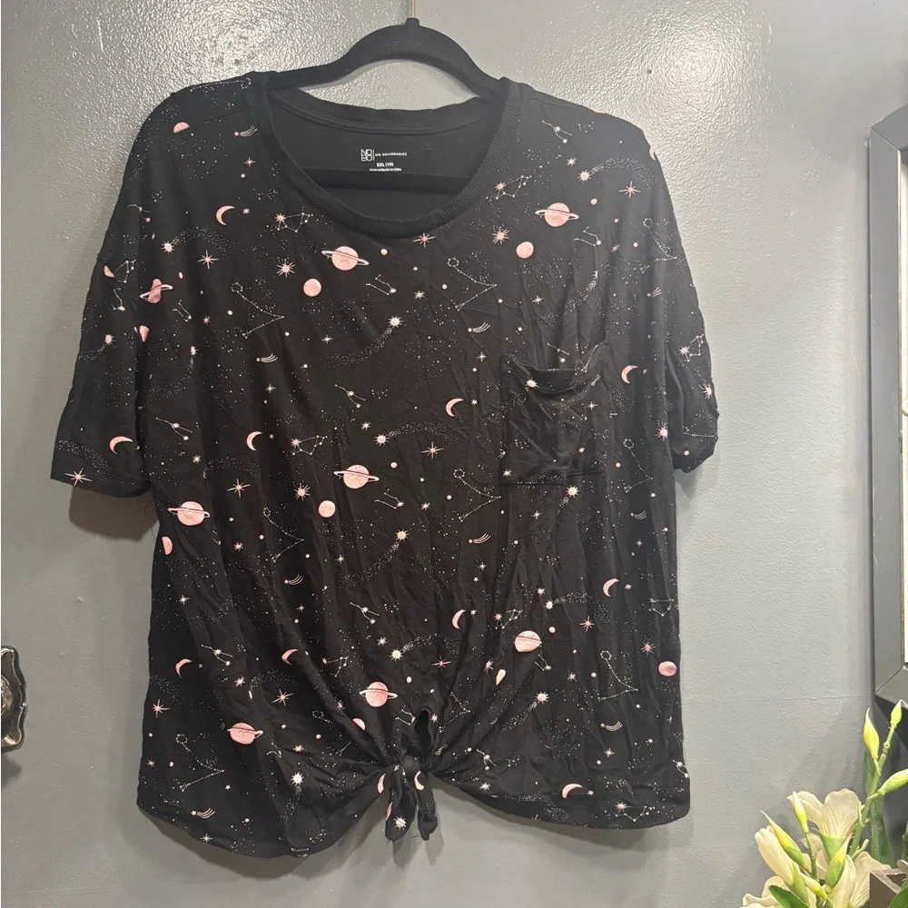 No Boundaries Black Pink Space Celestial Print Front Tie Crop Top Short Sleeve - Picture 1 of 7